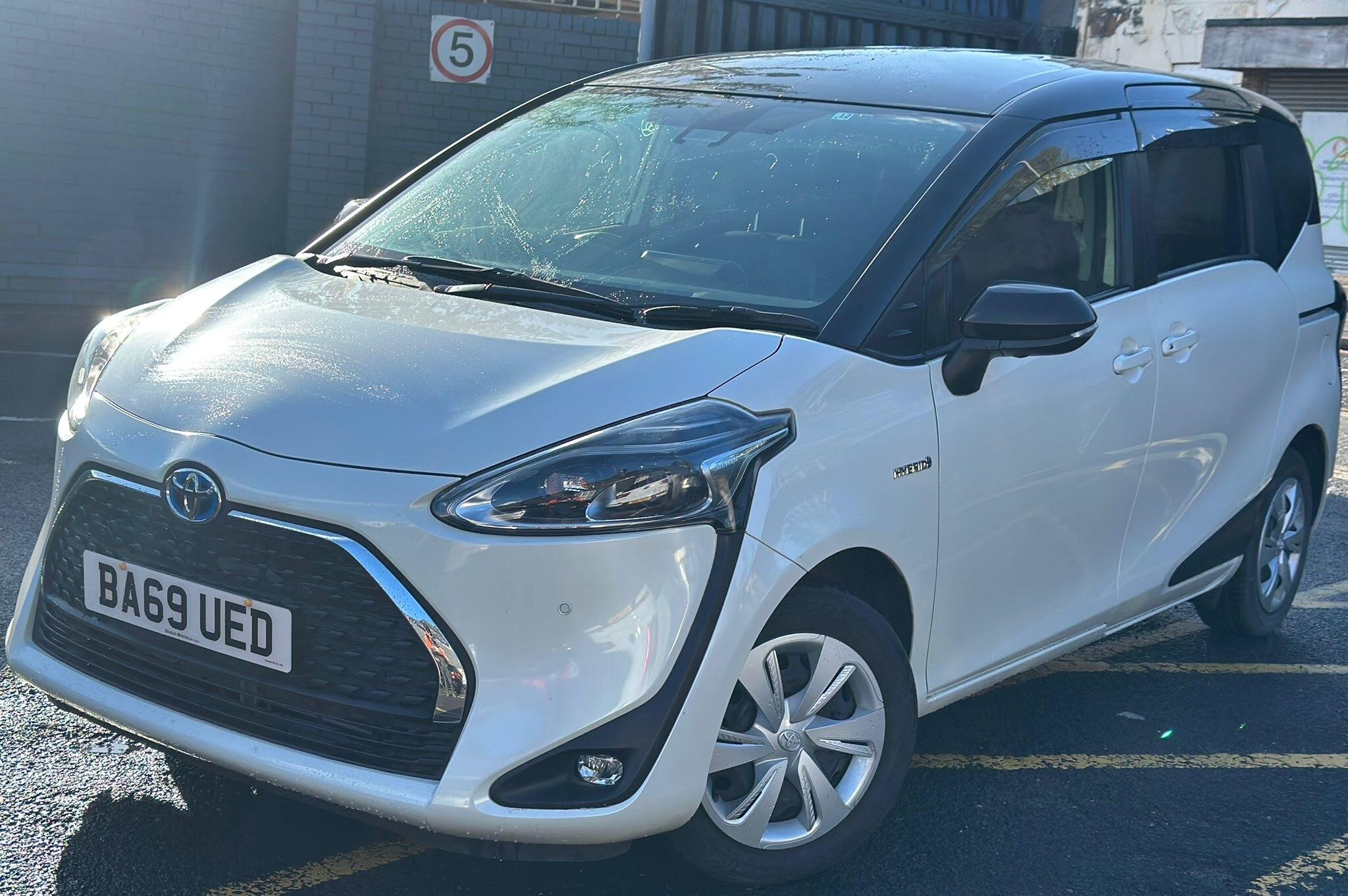 Toyota **SOLD** Sienta - 1.5 Hybrid 7 Seats 5dr VVhT CVT Image